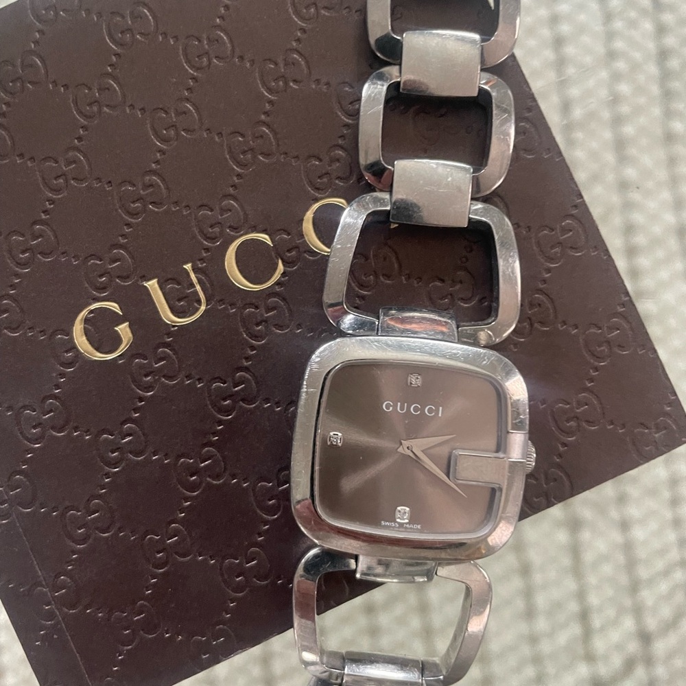 Gucci women's bracelet watch vintage 2012